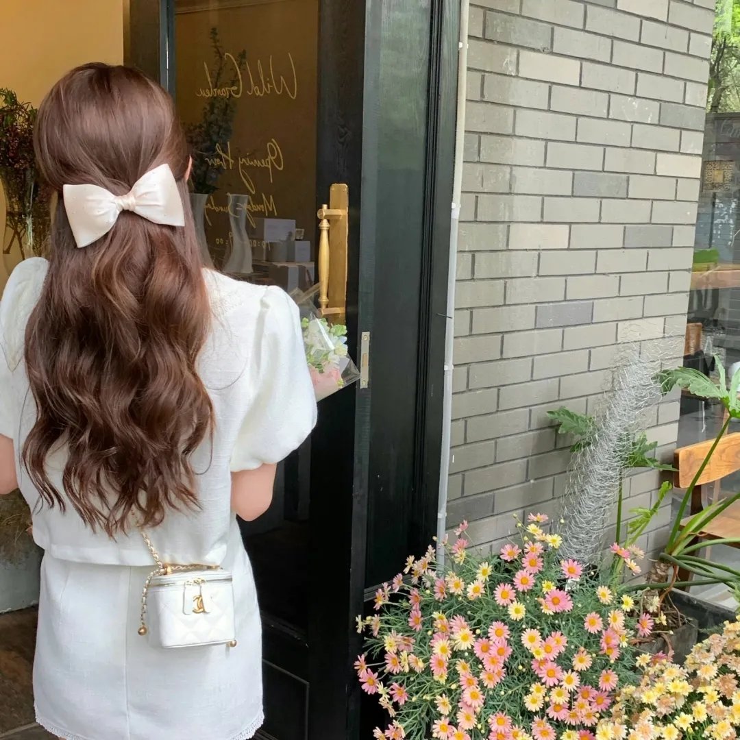 眼里余光都是你